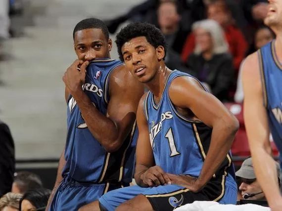 伊劳拉：喜欢带队在梦剧场比赛，现在的曼联比上赛季进步很大（伊劳拉：享受率队征战梦剧场，曼联较上季进步明显）