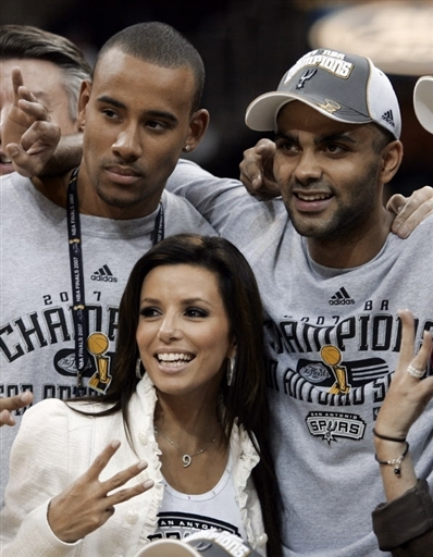 雷迪克：巴恩斯已蜕变成联盟顶级全能球员，而且仍在进步（雷迪克：巴恩斯已跻身联盟顶尖全能球星，且仍在提升）