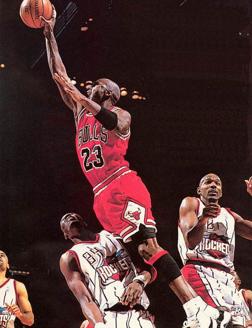 NBA每日最佳：约基奇28分准三双，詹姆斯贡献赛季新高29分（NBA今日之星：约基奇28分准三双，詹姆斯轰赛季最高29分）